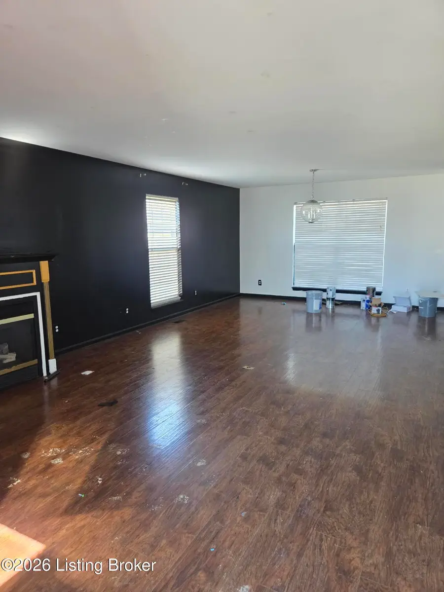 8703 Sanctuary Ln, Louisville, KY 40291 - #2