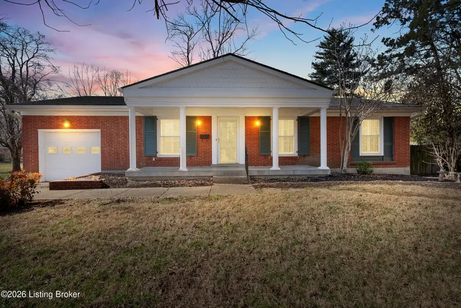 318 Castleview Dr, Louisville, KY 40207 - #2