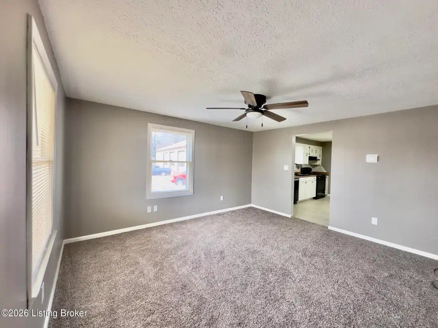1579 W Vine St, Radcliff, KY 40160 - #3
