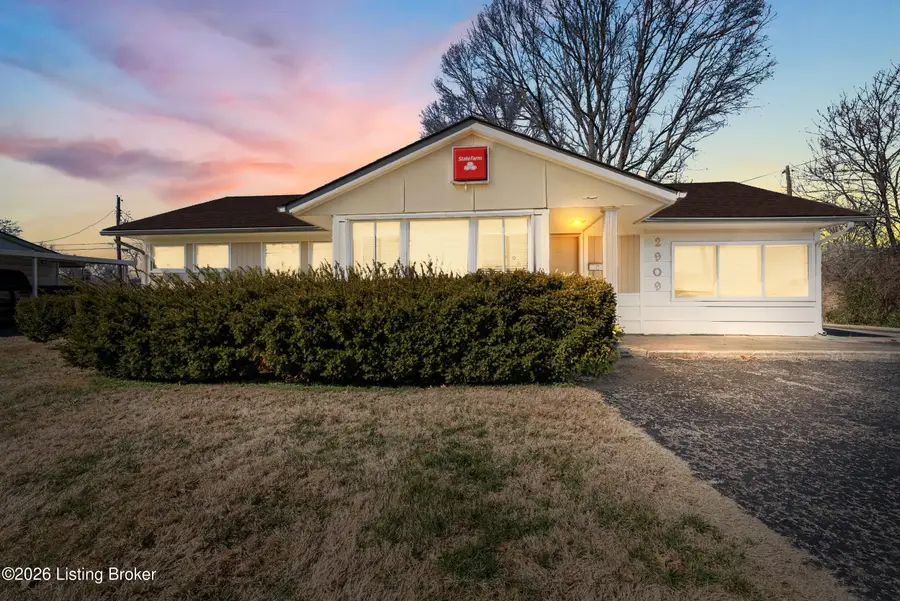 2909 Hikes Ln, Louisville, KY 40218 - #2