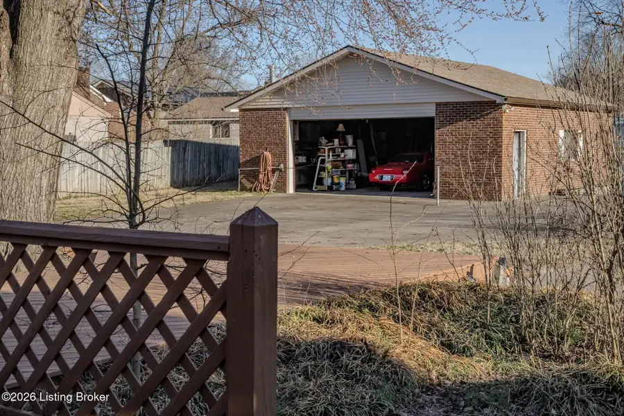 4508 Santa Paula Ln, Louisville, KY 40219 - #3