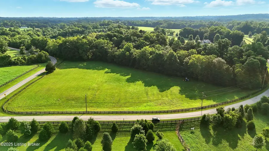 2831 L'esprit Pkwy, La Grange, KY 40031 - #2