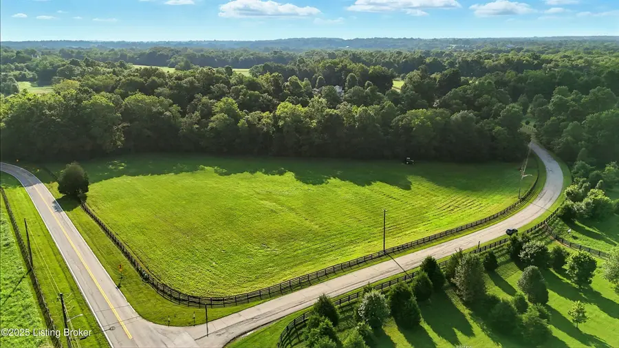 2831 L'esprit Pkwy, La Grange, KY 40031 - #3