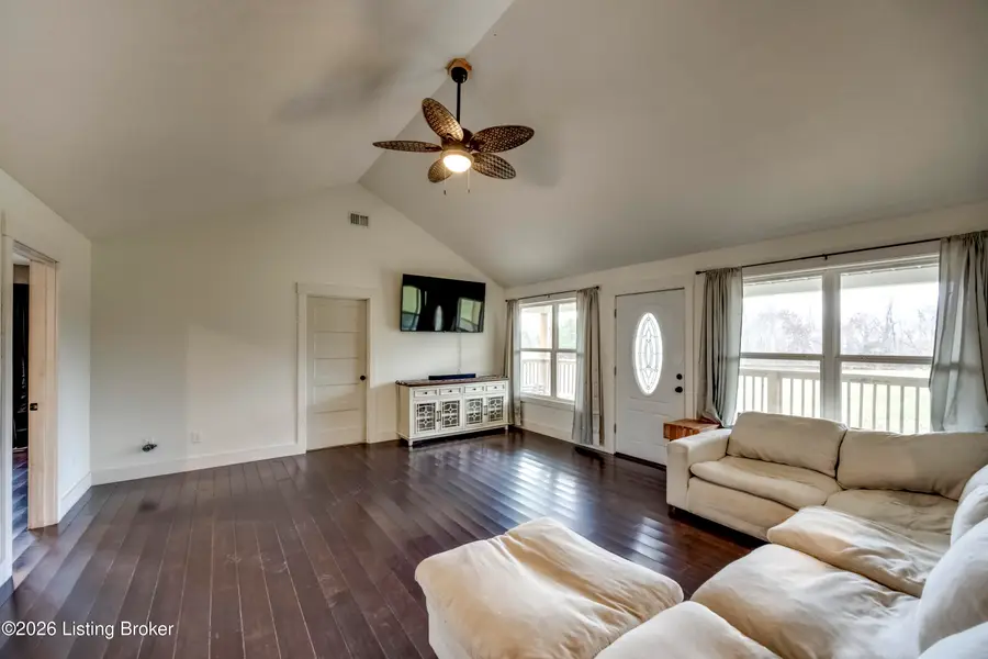 918 Oklahoma Rd, Bee Spring, KY 42207 - #2