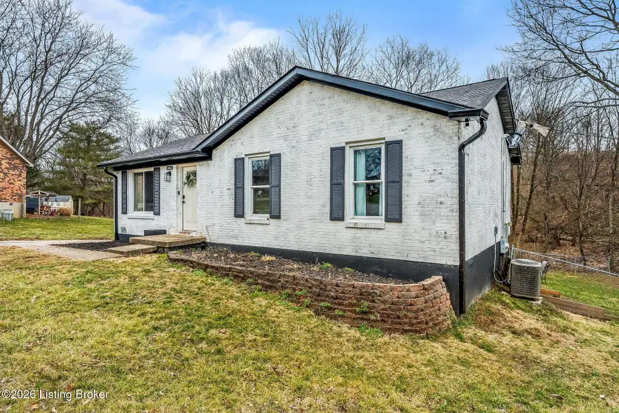 1052 New Castle Ct, New Castle, KY 40050 - #3