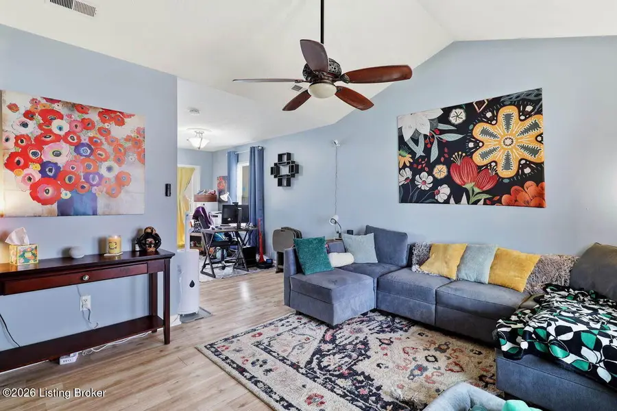 12437 Kingsley Dr, Louisville, KY 40229 - #3