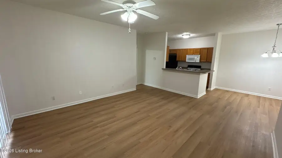 9210 Hawthorne Pointe Dr #101, Louisville, KY 40272 - #3