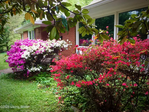 908 Wicksbury Pl, Louisville, KY 40207