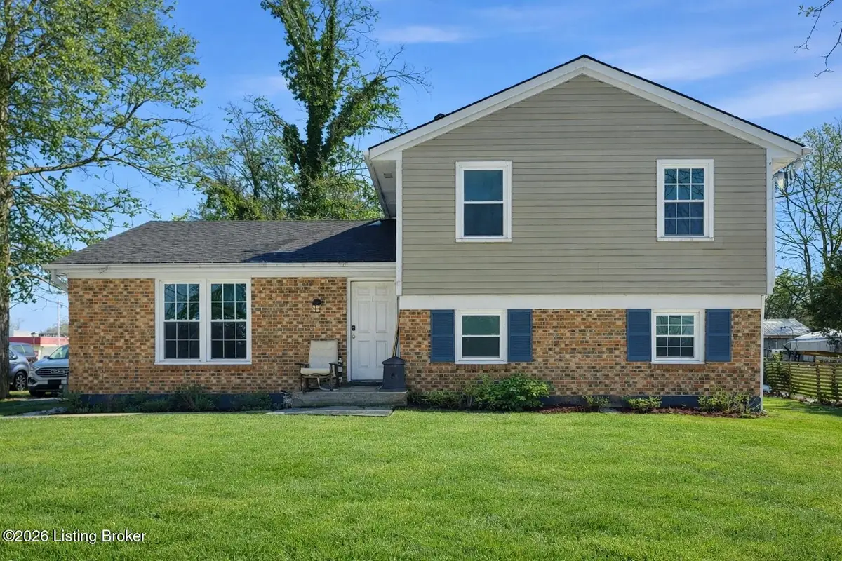 3301 Stony Brook Dr, Jeffersontown, KY 40299 - #1