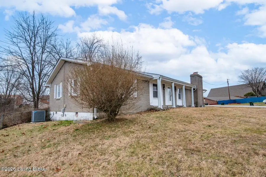 775 Cherrywood Dr, Radcliff, KY 40160 - #2