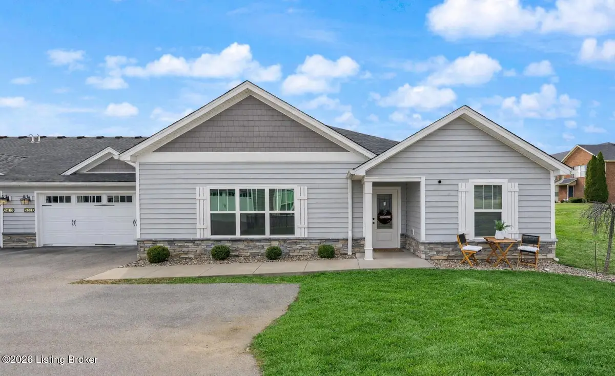 5011 Woodridge Lake Blvd, Louisville, KY 40272 - #1