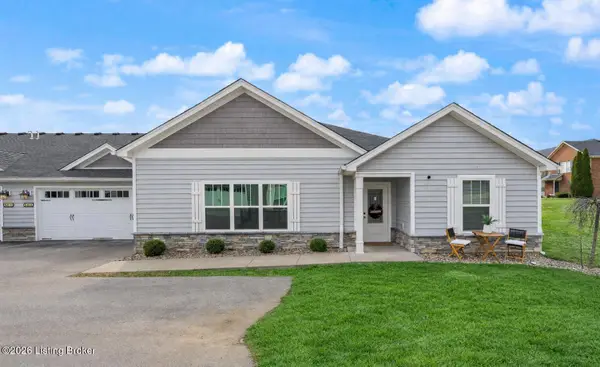 5011 Woodridge Lake Blvd, Louisville, KY 40272