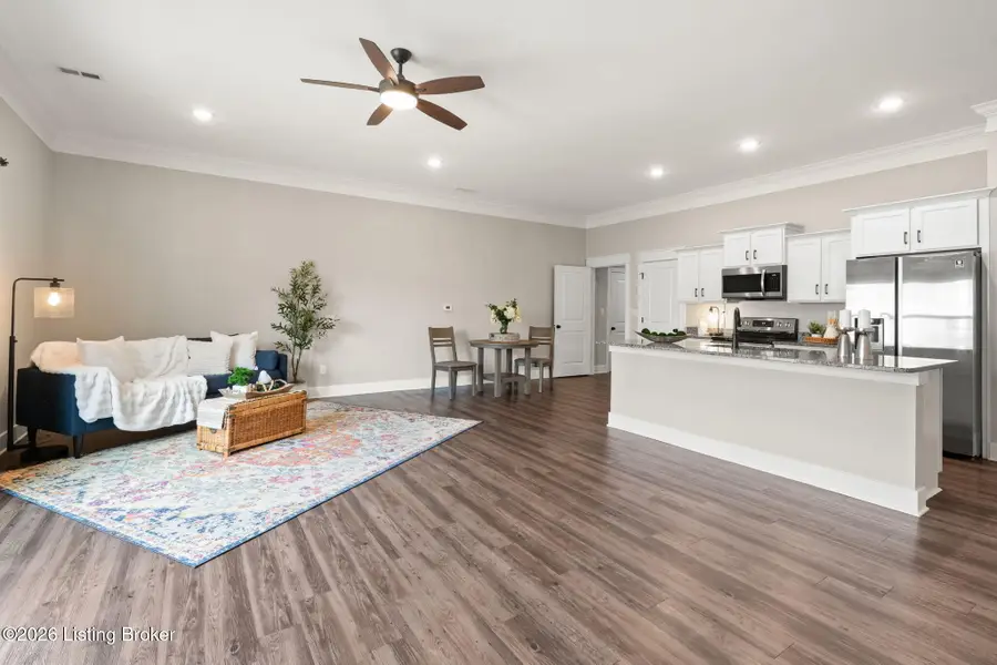 5011 Woodridge Lake Blvd, Louisville, KY 40272 - #2