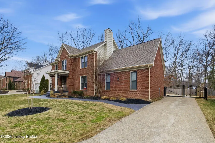 305 Lyndonwoods Cir, Louisville, KY 40222 - #3