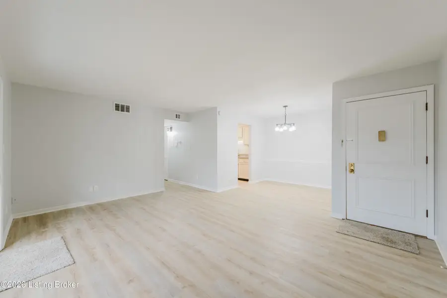 802 Highwood Dr, Louisville, KY 40206 - #2