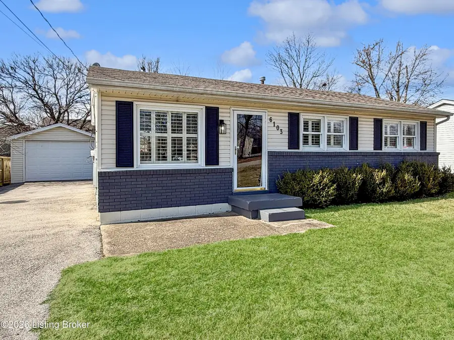 6103 Herron Ct, Louisville, KY 40229 - #2