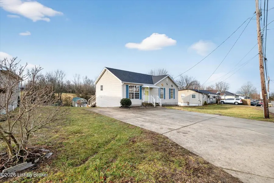 171 W Owen St, Eminence, KY 40019 - #2