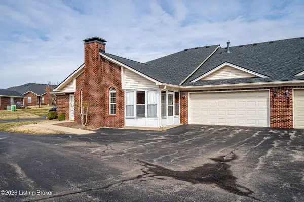 5204 Sand Wood Ln, Louisville, KY 40272