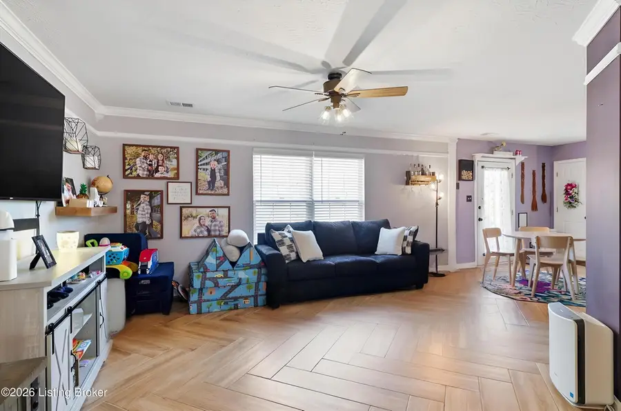 5217 Sand Lake Dr, Louisville, KY 40272 - #3