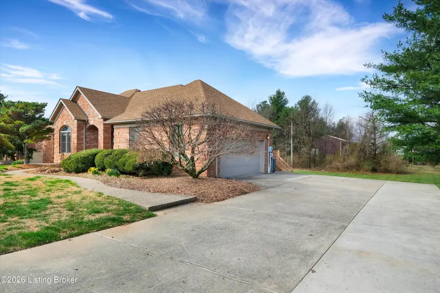 137 Willow Wood Dr, Mount Washington, KY 40047 - #2
