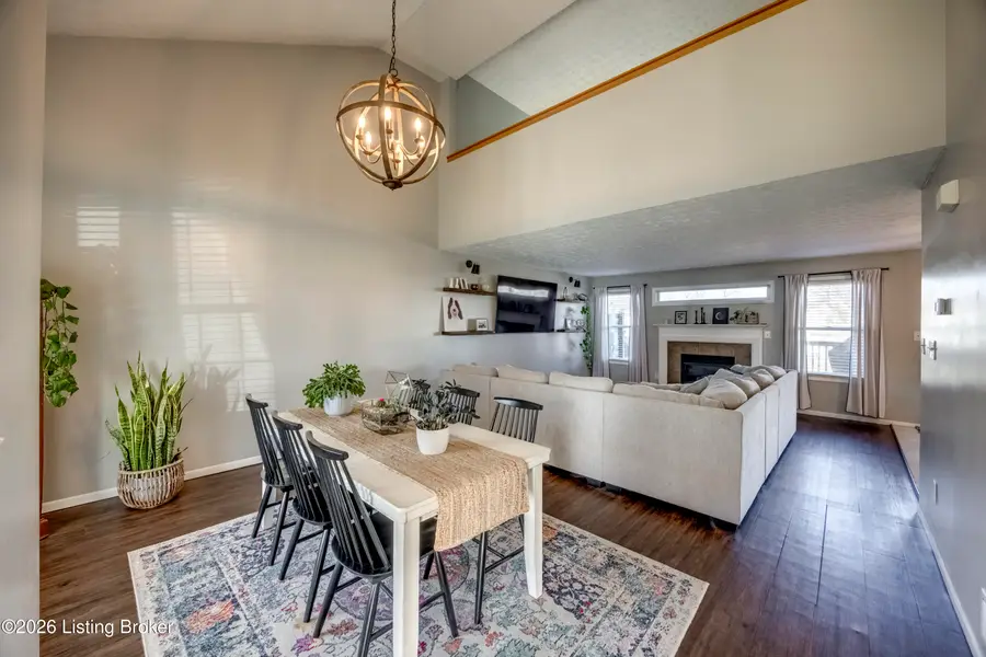 4516 Fallen Apple Ln, Louisville, KY 40218 - #2