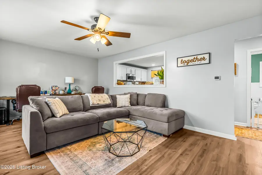 139 6th Ave, Shepherdsville, KY 40165 - #3