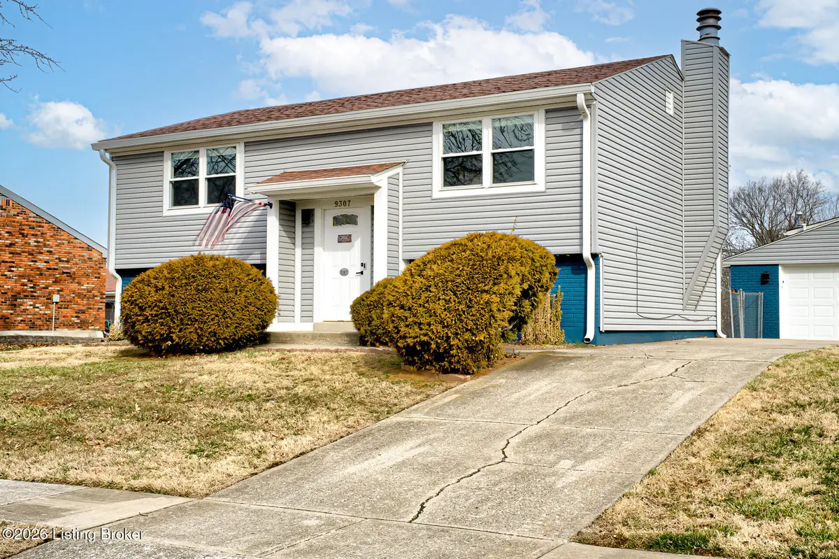 9307 Marse Henry Dr, Jeffersontown, KY 40299 - #1