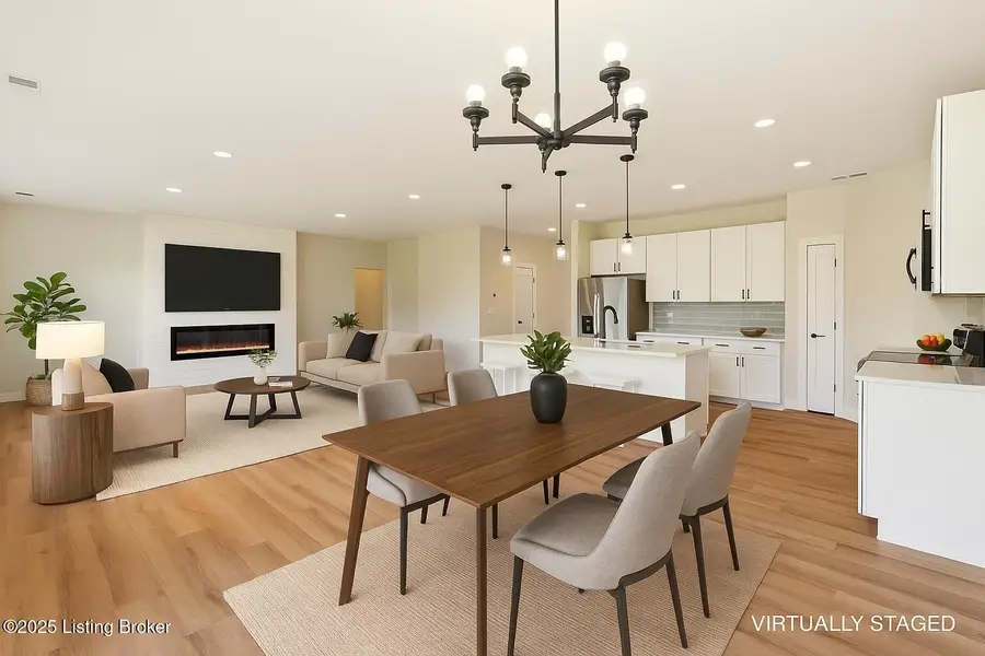 1160 Greens Dr, Simpsonville, KY 40067 - #2