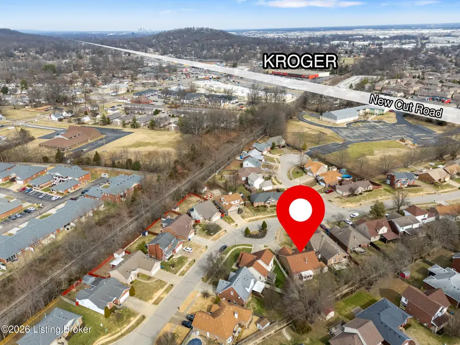 704 Auburn Oaks Dr, Louisville, KY 40214 - #3