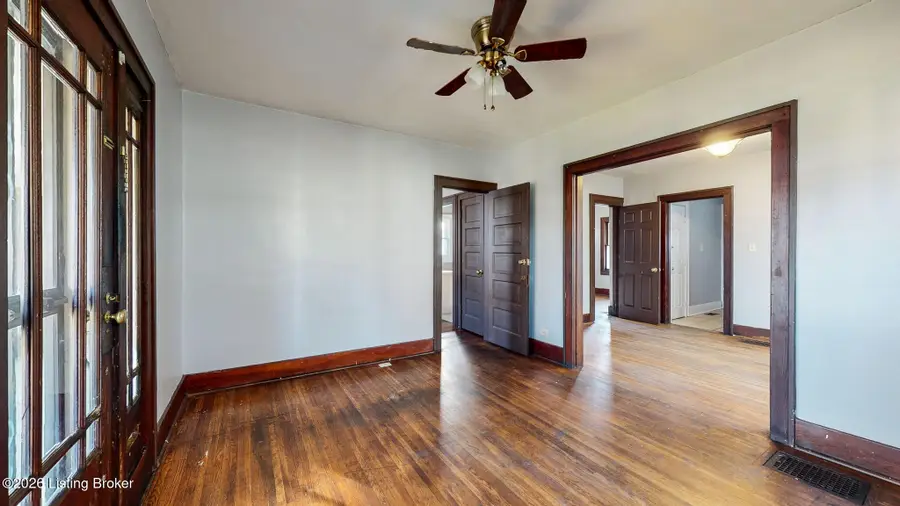 2730 Chase Ct, Louisville, KY 40211 - #3