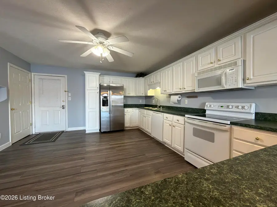 122 Lookout Dr, Brandenburg, KY 40108 - #3
