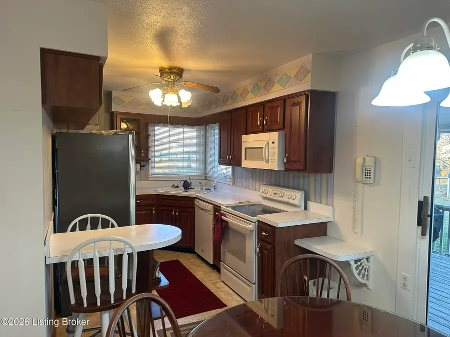 8111 Ardenia Ln, Louisville, KY 40228 - #2