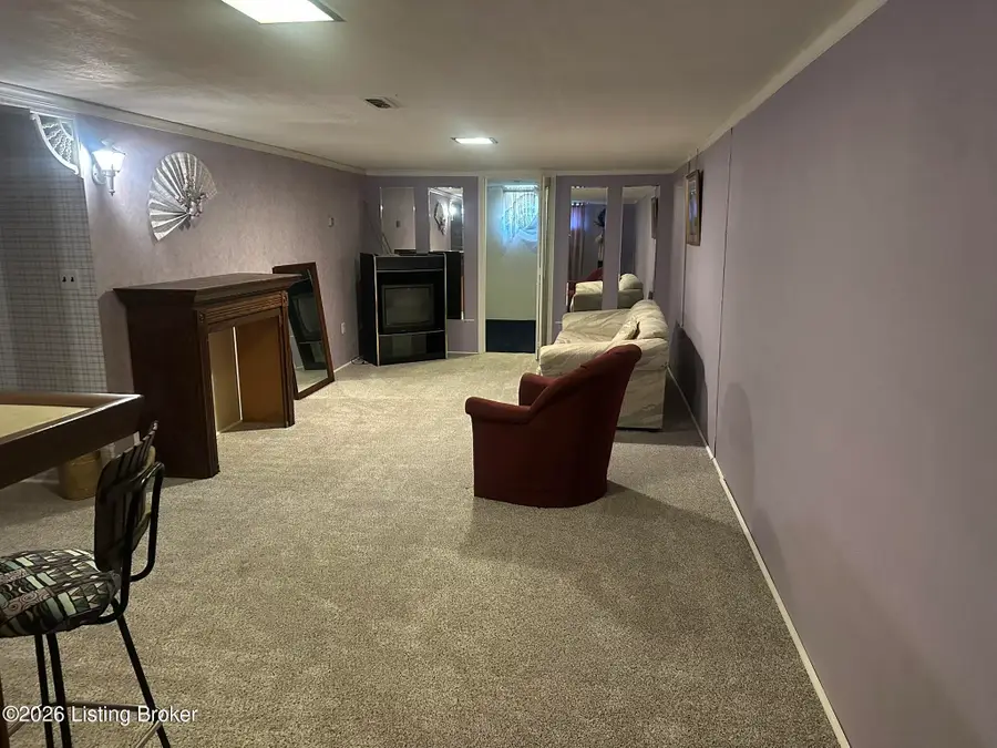 8111 Ardenia Ln, Louisville, KY 40228 - #3