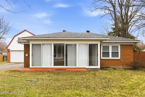 2115 Lower Hunters Trace, Louisville, KY 40216