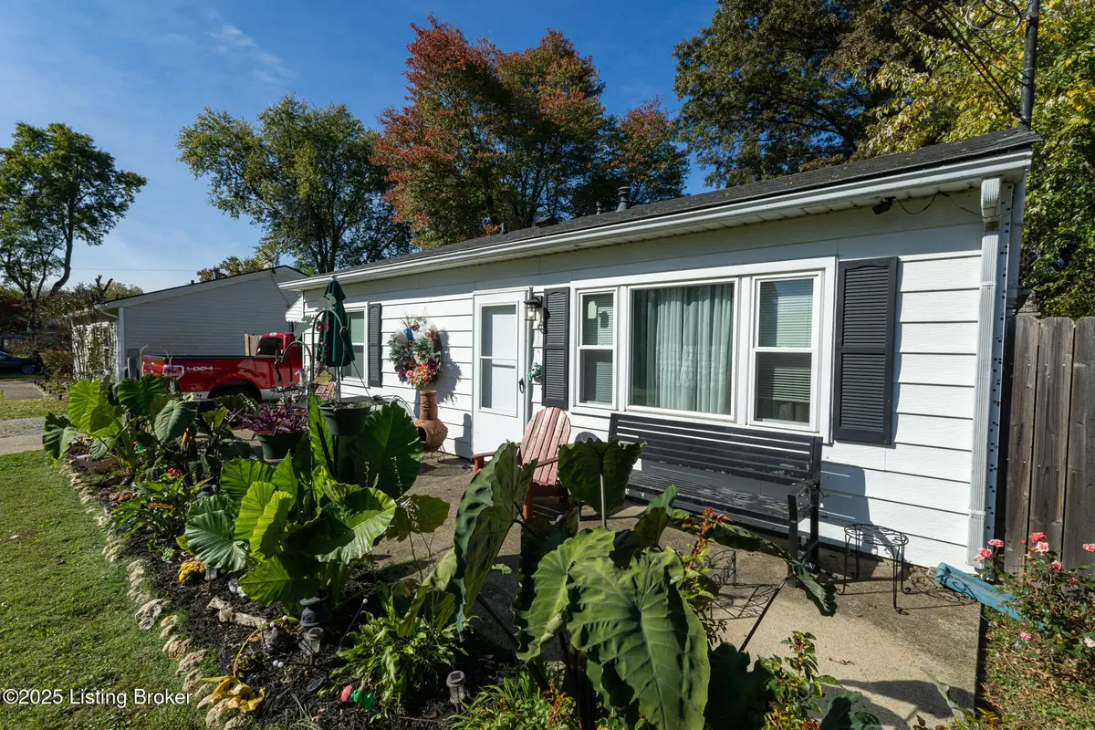 10008 Donau Ln, Louisville, KY 40272 - #1