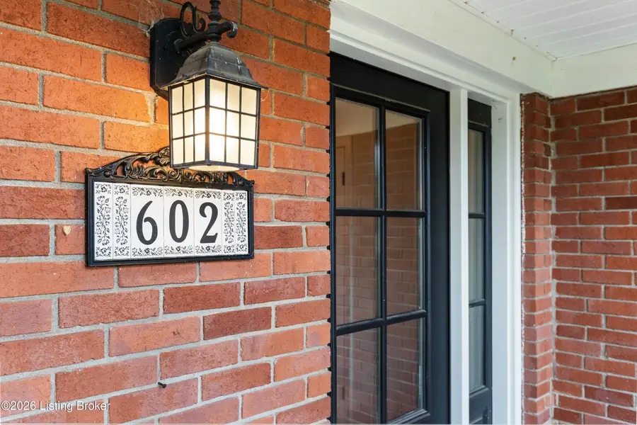 602 Linden Dr, Anchorage, KY 40223 - #3