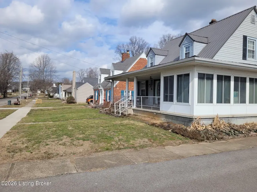 315 9th St, Carrollton, KY 41008 - #3