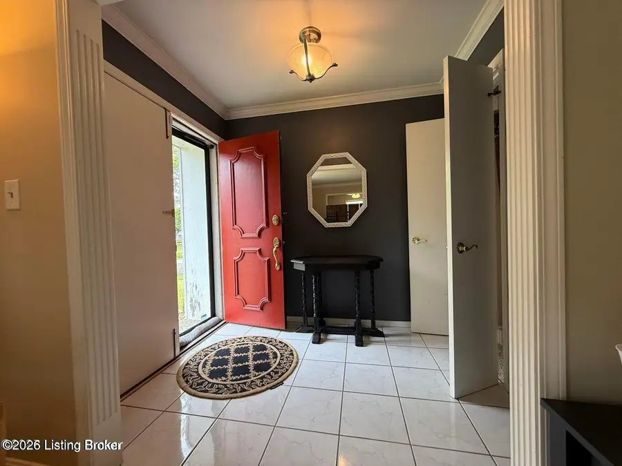 805 Kinross Pl, Louisville, KY 40243 - #3