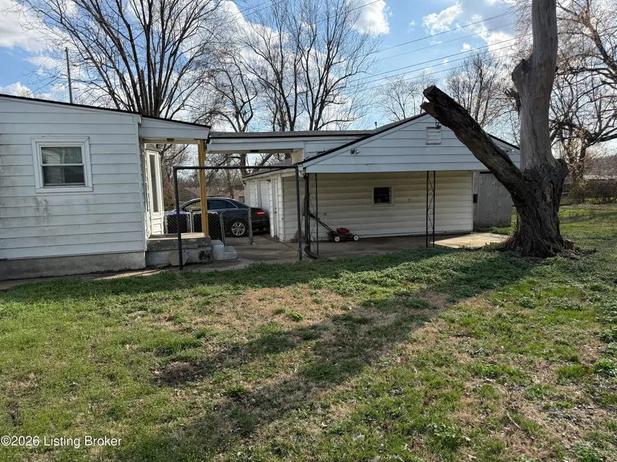 304 W Southside Ct, Louisville, KY 40214 - #3