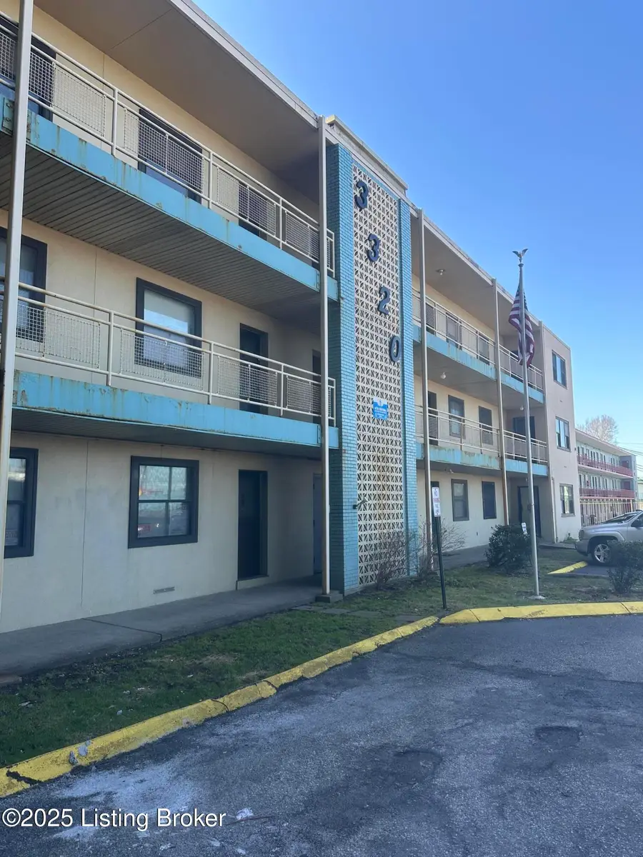 3320 Bardstown Rd #APT V4, Louisville, KY 40218 - #2