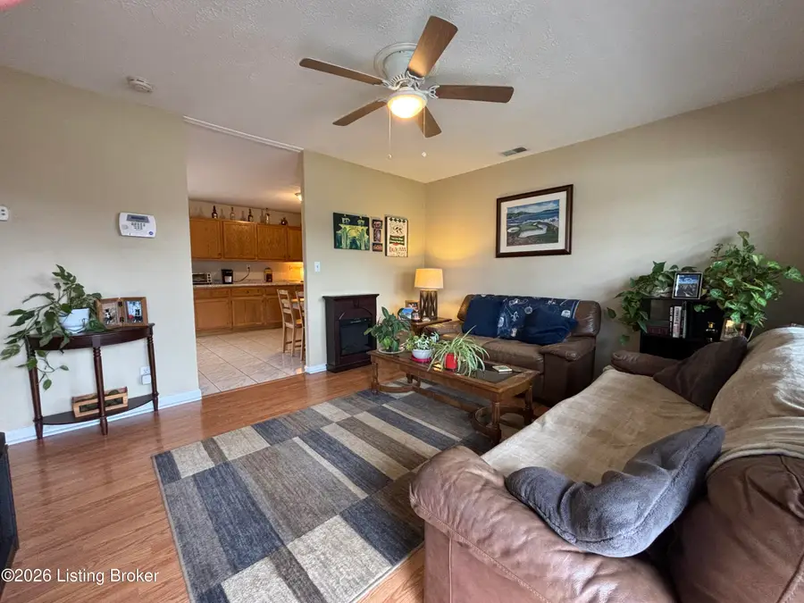 9913 Robsion Rd, Jeffersontown, KY 40299 - #2