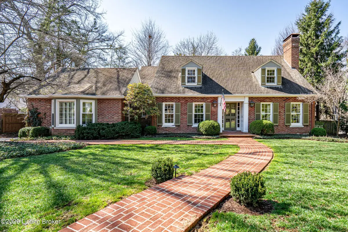 450 Swing Ln, Louisville, KY 40207 - #1