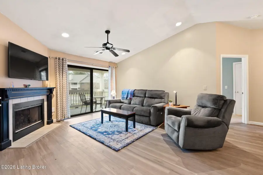 10700 Mcmeekin Ln #205, Louisville, KY 40223 - #3