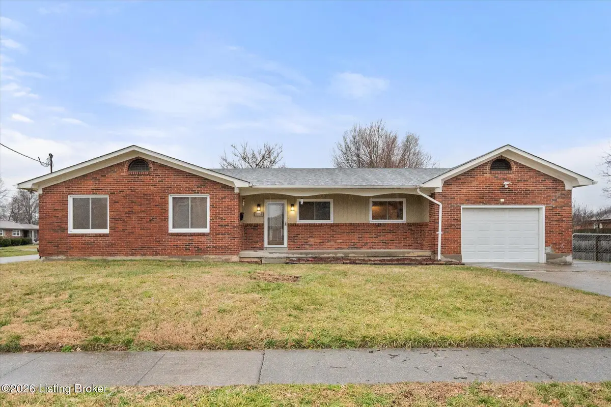 3202 Tara Gale Dr, Louisville, KY 40216 - #1