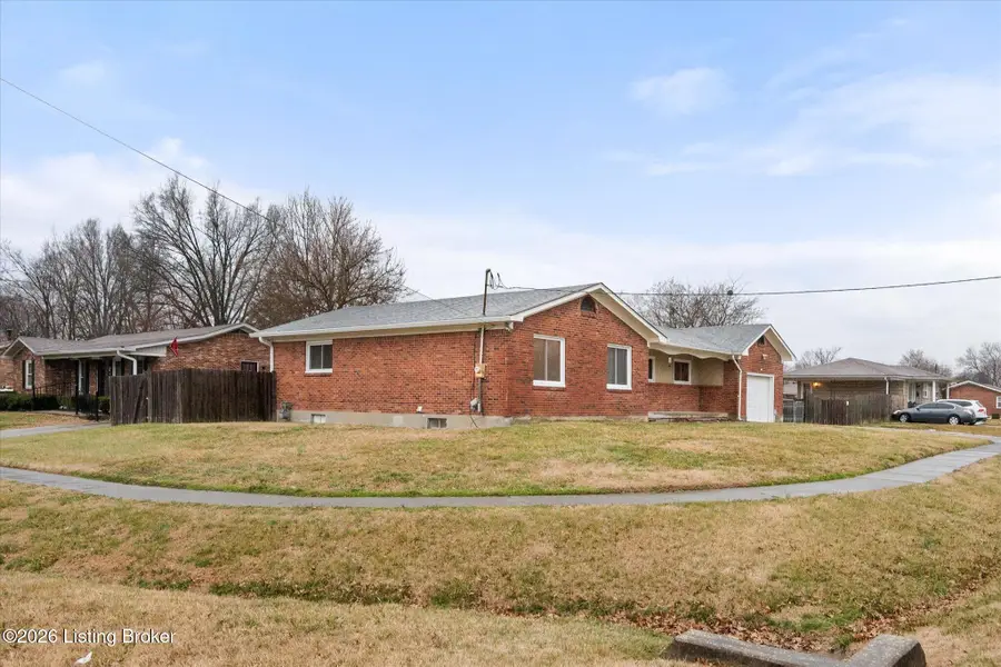 3202 Tara Gale Dr, Louisville, KY 40216 - #3