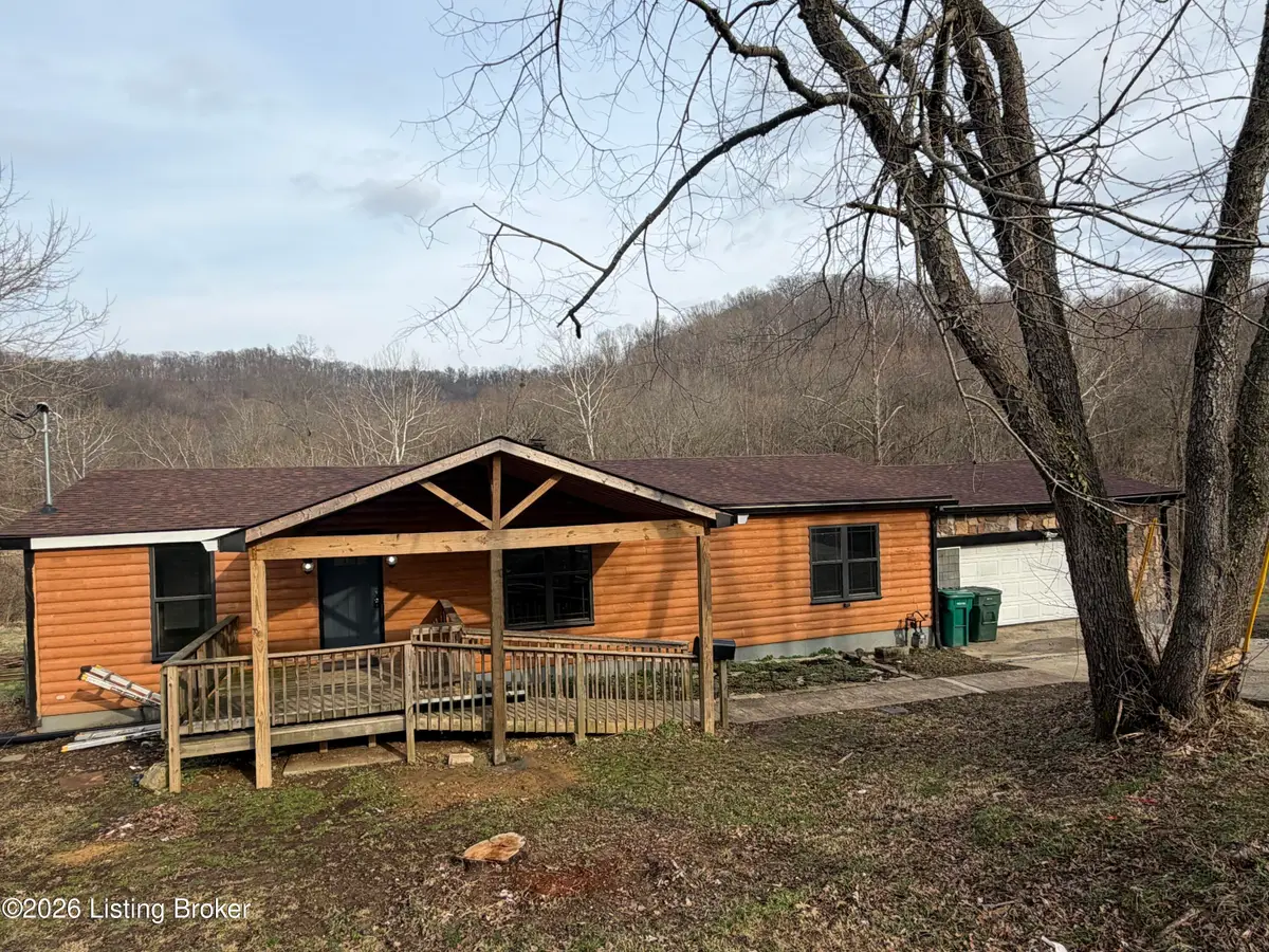 5401 Cedarwood Dr, Louisville, KY 40272 - #1