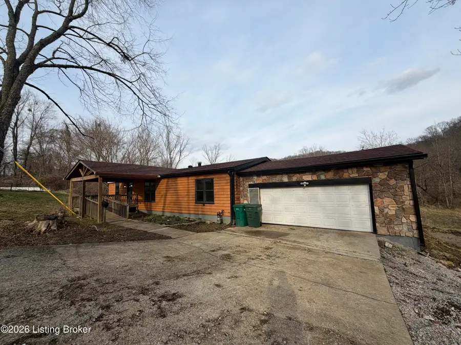 5401 Cedarwood Dr, Louisville, KY 40272 - #2