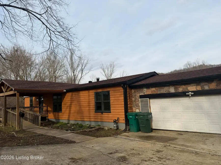 5401 Cedarwood Dr, Louisville, KY 40272 - #3