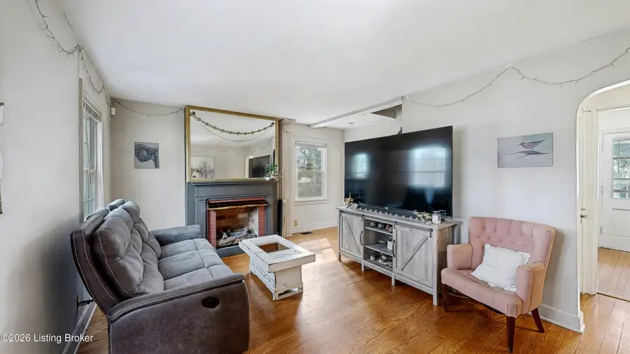 3132 Bobolink Rd, Louisville, KY 40213 - #2