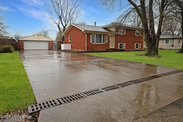 8311 Latania Dr, Louisville, KY 40258